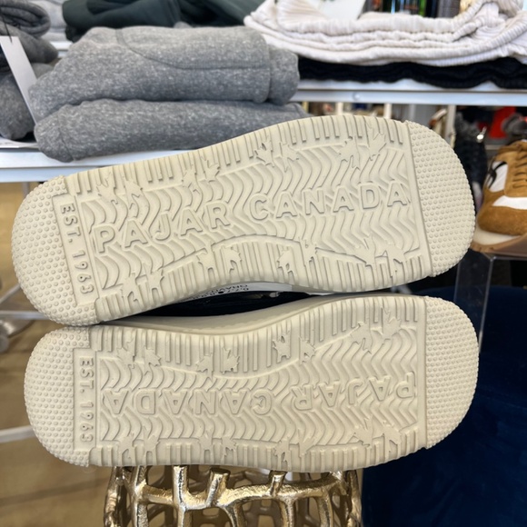 Pajar Gravita Olive and Black Winter Boots - Picture 4 of 4